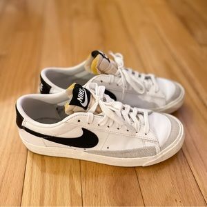 Nike Women’s Blazer Low '77